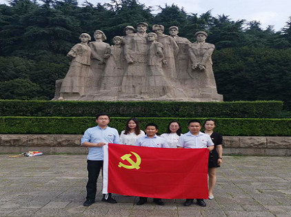 中共江苏财鑫教育中心党支部开展“追忆我的入党初心 献礼建党98周年”主题党日活动